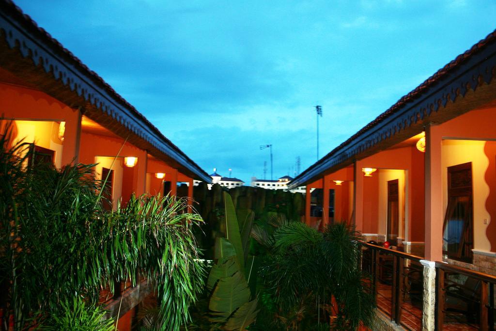 Hotel 1001 Malam Yogyakarta Exterior foto